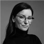 Graphic Designer con 7 anni di esperienza, lezioni online: approccio creativo e progetti pratici per tutti i livelli